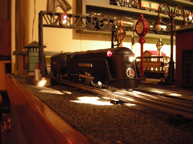 Lionel 1689E at twilight