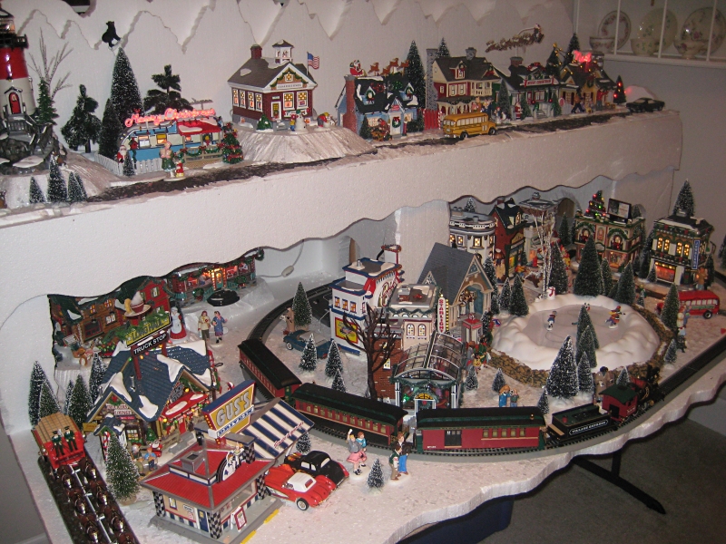 What Do Trains Have To Do With Christmas? - Family Christmas Online