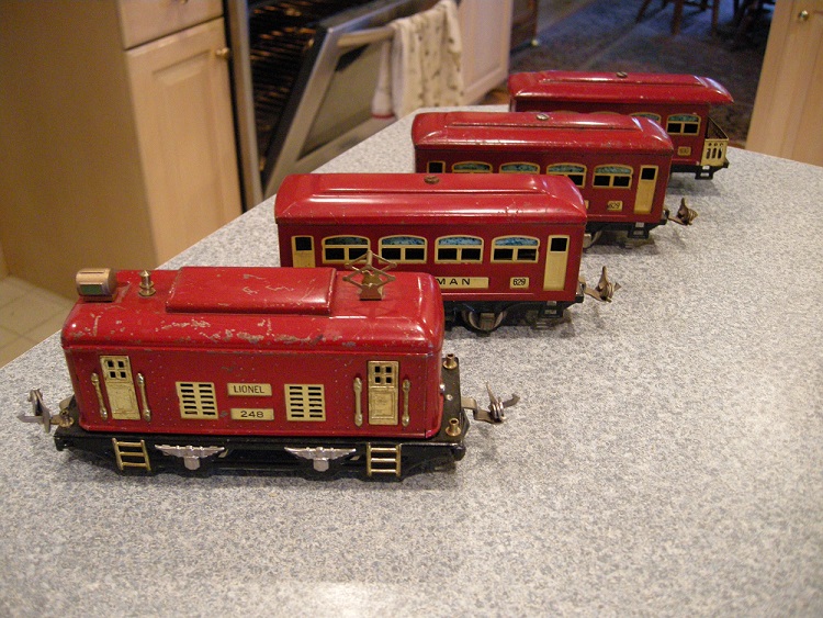 Lionel set headed by 248
